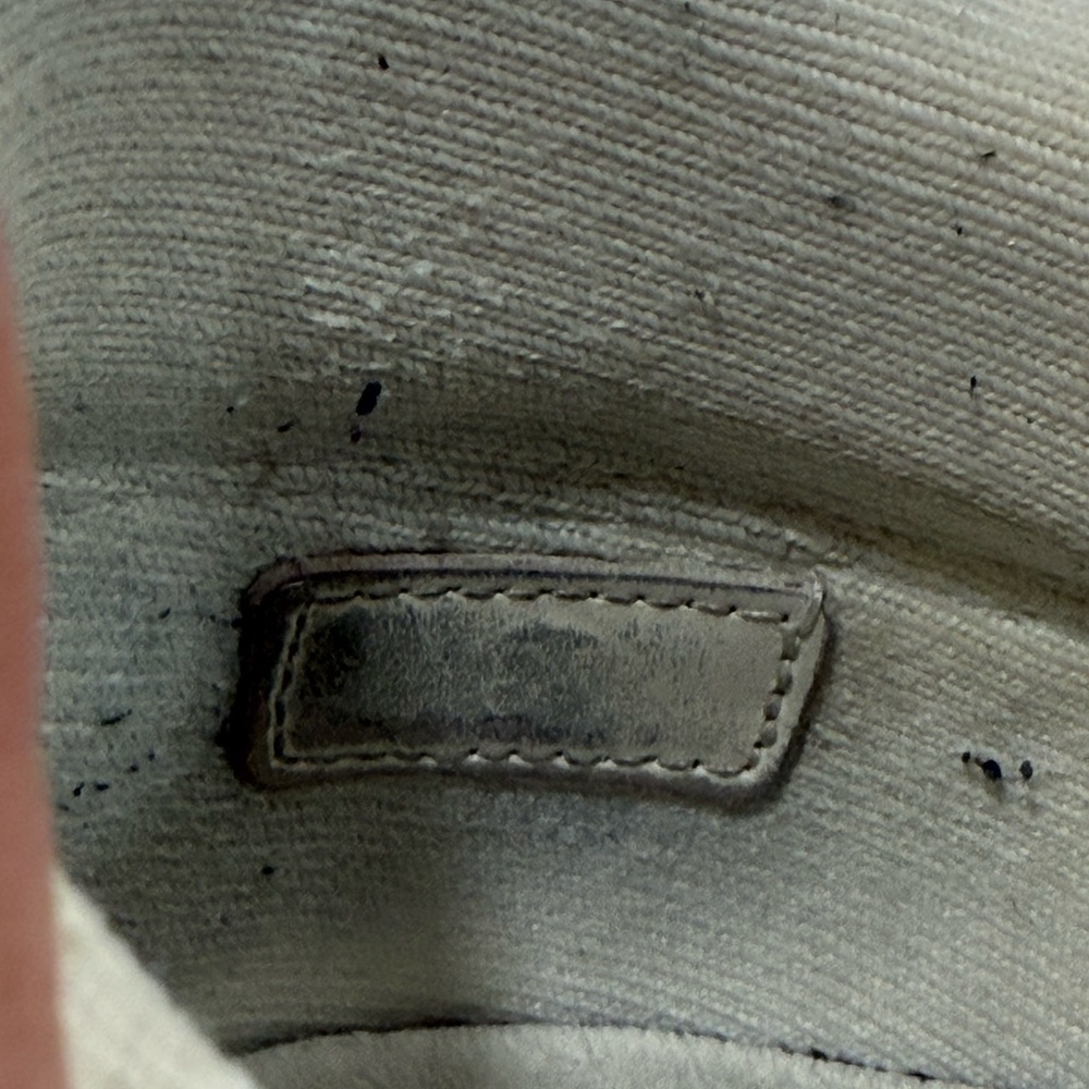 Men’s Louis Vuitton VNR Sneaker - Picture 12 of 14
